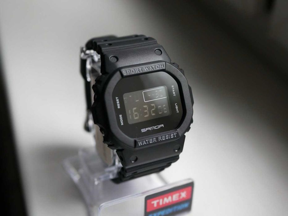 Электронные часы  Sanda