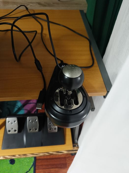 Vând volan PS4!!