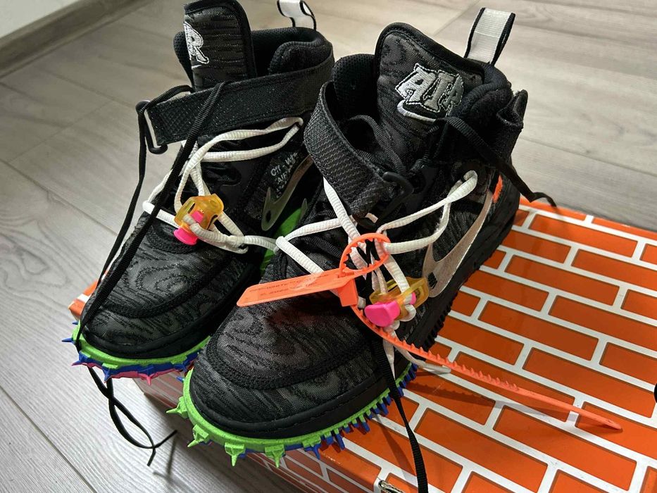 Nike Offwhite size 38.5