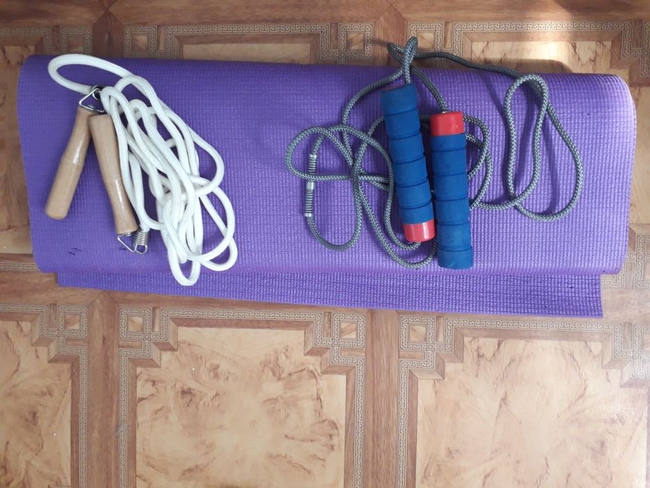 скакалки новые разной длины 2шт