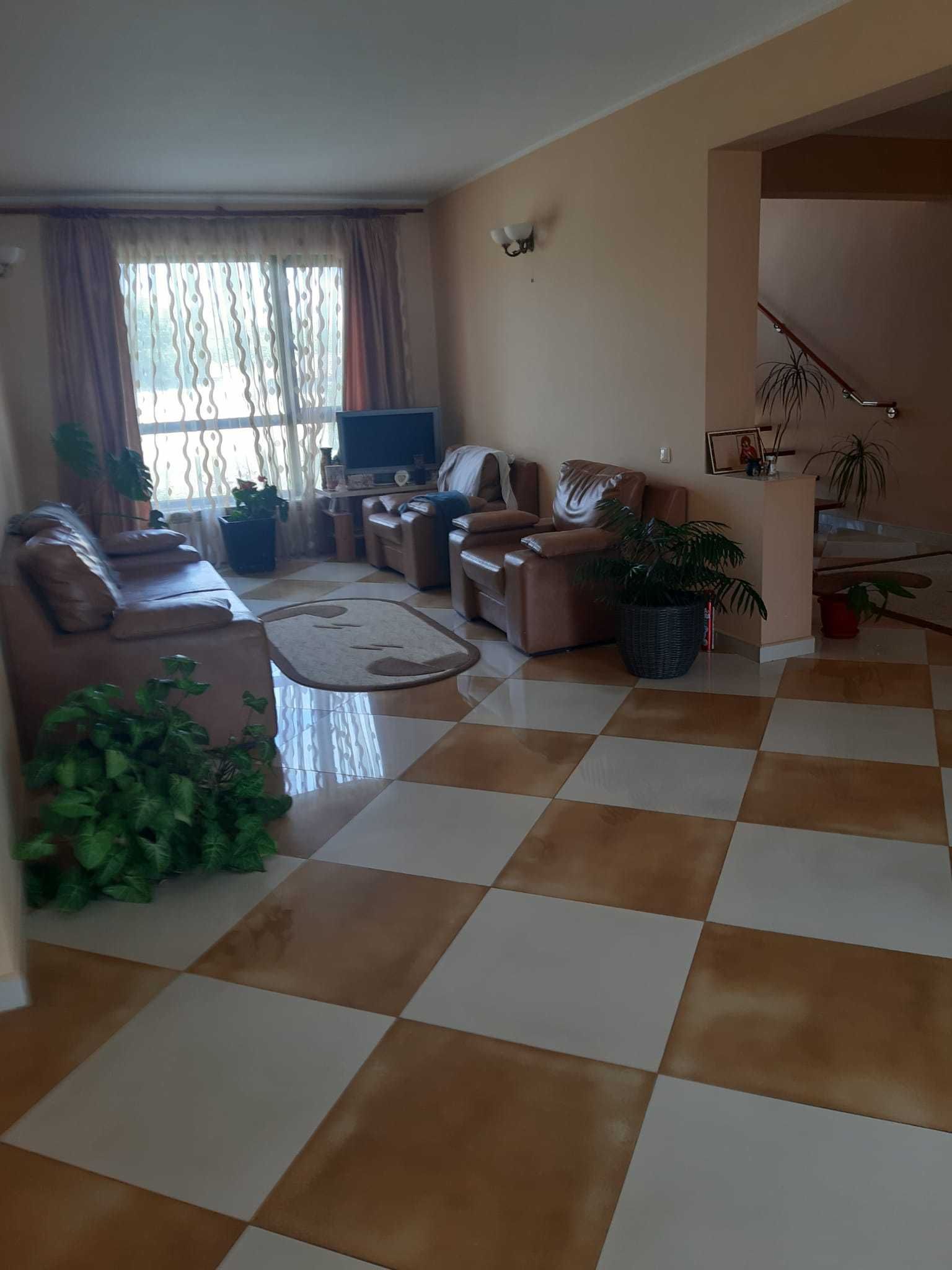 Vand casa/vila 180 mp, locuibila, DN 25