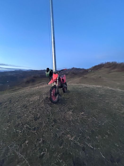 Vand cross 125cc ultra , crossul merge impecabil nu are probleme