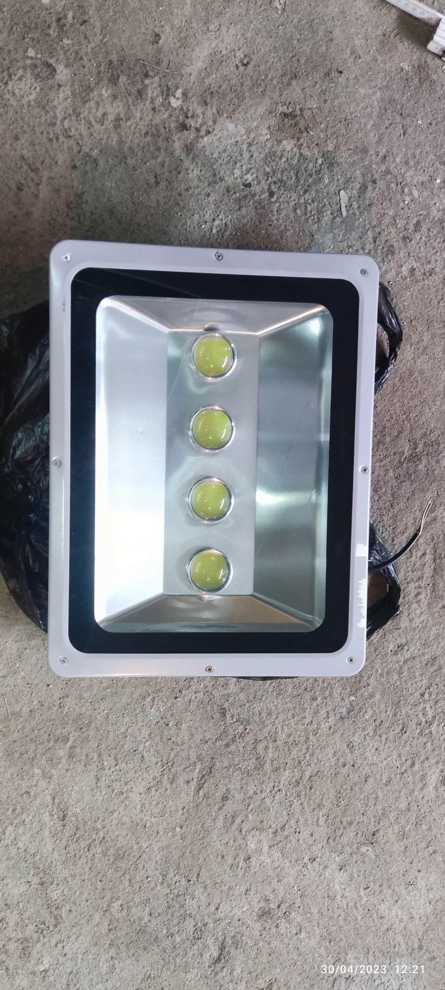 Чисто нови LED прожектори с лупи