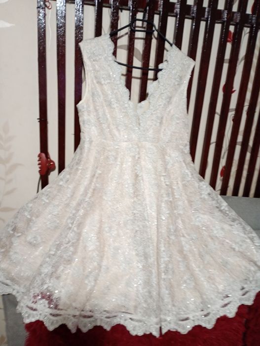 Rochie eleganta, făcută pe comanda,