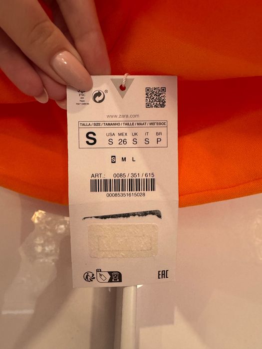 Нов оранжев топ с етикет