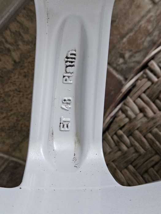 Vând sau schimb  jante  Platin 17' echipate cu anvelope M+S!