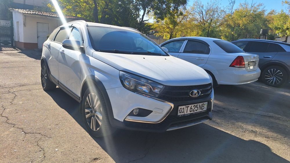 Продаю СВОЮ Ладу весту св кросс