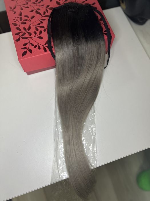 Coada păr natural Ombre Light Grey 60cm – stare perfectă!