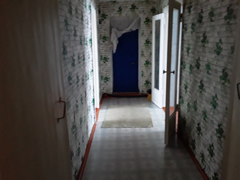 Дом рядом с трассой