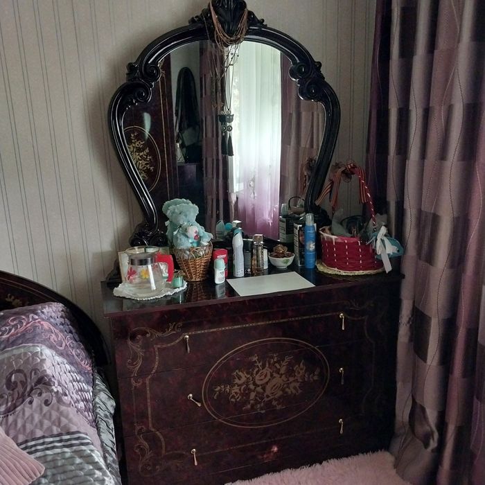 Спальный гарнитур