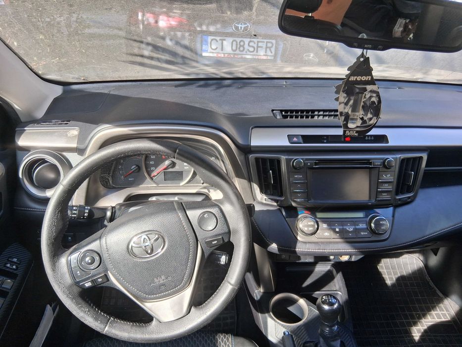 SUV Toyota rav4 motor 2000cm. tracțiune față, km 348750 reali