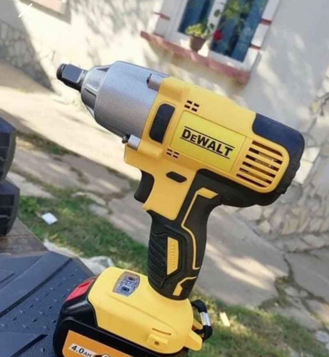 Гайковерт dewalt