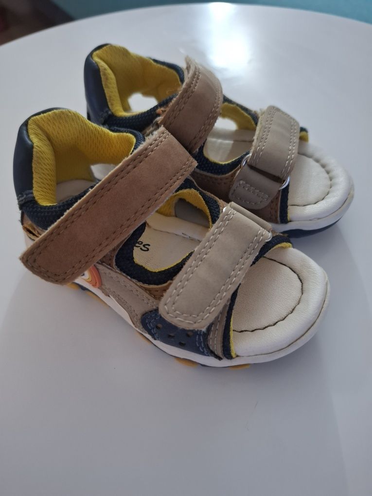 Детски сандали Bobbi shoes, размер 20.
Цена 20 лв.