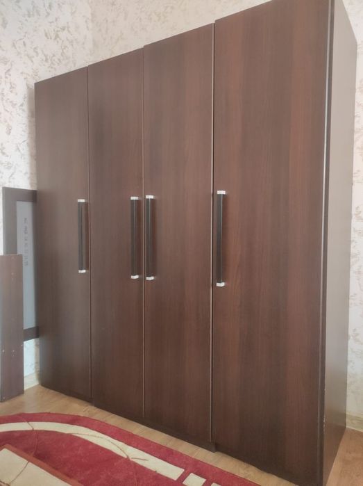 Шкаф, тумба, две тумбочка. Город Шу