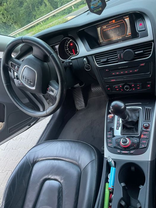 Vând audi A5 masina merge si arată foarte bine.detalii pe WhatsApp