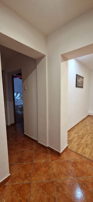 Apartament cu 3 camere mobilat complet de inchiriat