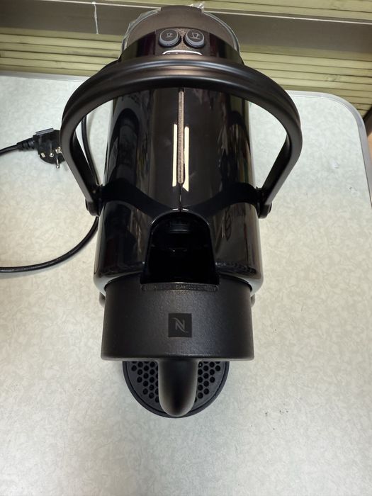 Кафемашина с капсули Nespresso Inissia