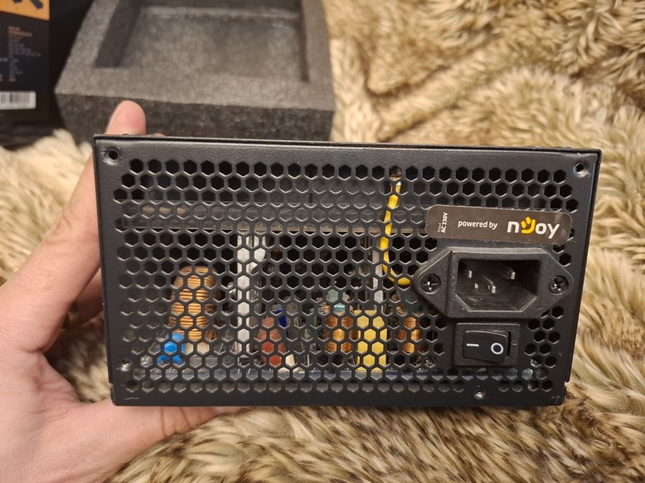 Sursă modulară 550 W