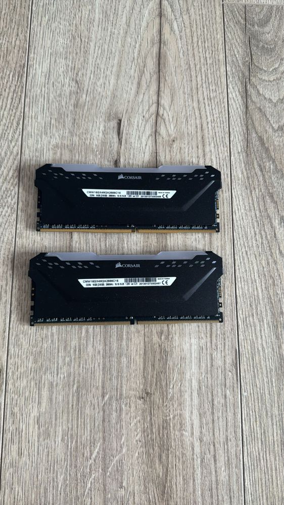 Corsair VENGEANCE RGB PRO 16GB (2x8GB) DDR4 2666MHz