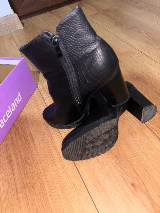 Ghete cu toc mărimea 38