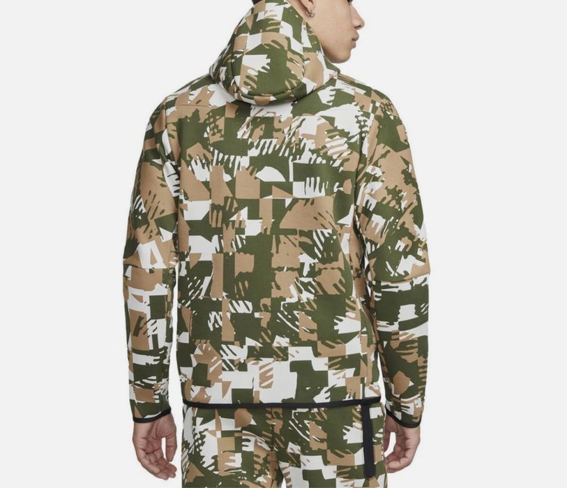 Мъжки комплект Nike Tech Fleece Camo Rough Green Bone - размер S
