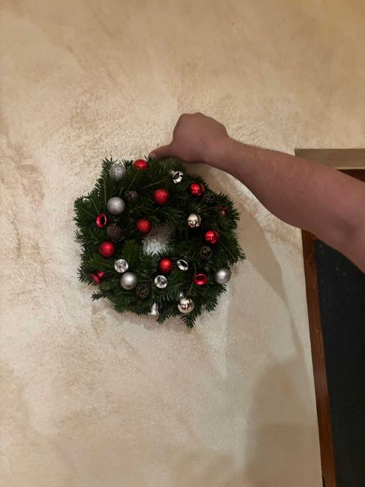 Vindem coronițe de brad