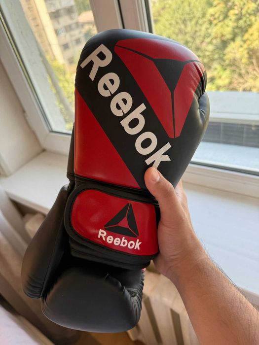 Боксерские перчатки