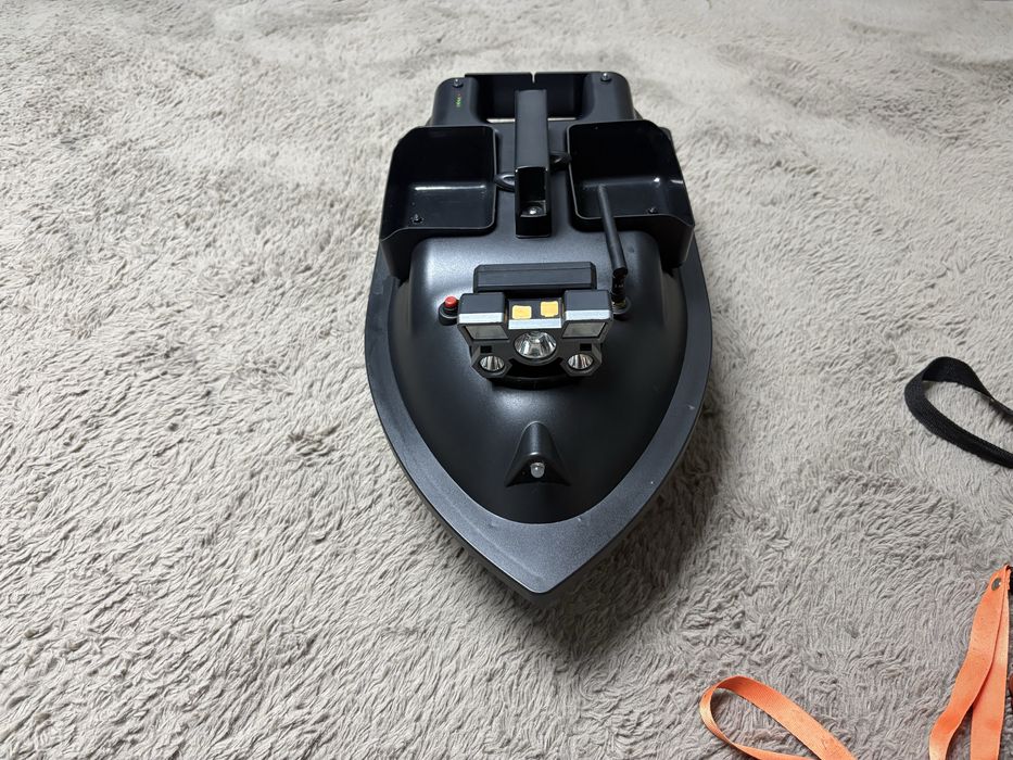 Barcuta Plantat, navomodel, 3 cuve, 2 motorase, GPS, 500 m, autopilot