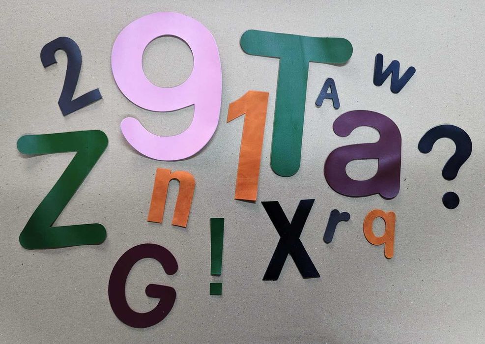 Litere si cifre din piele naturala, regenerata sau ecologica