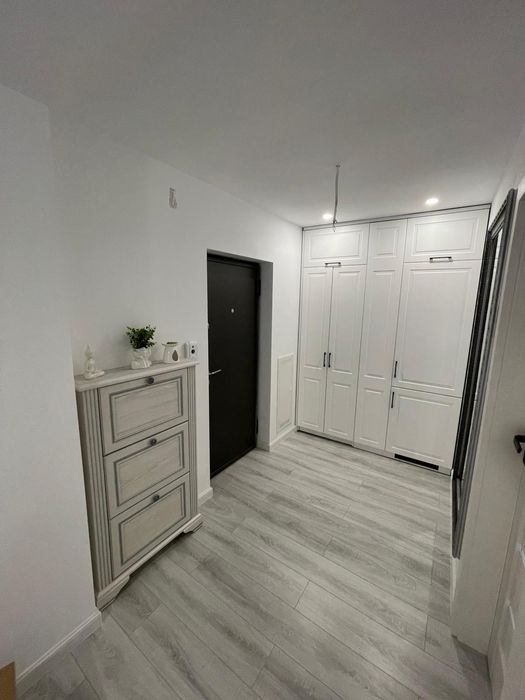 Apartament cu 2 camere complet renovat 2025