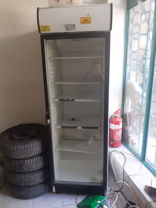 Вертикален хлдилен охладител