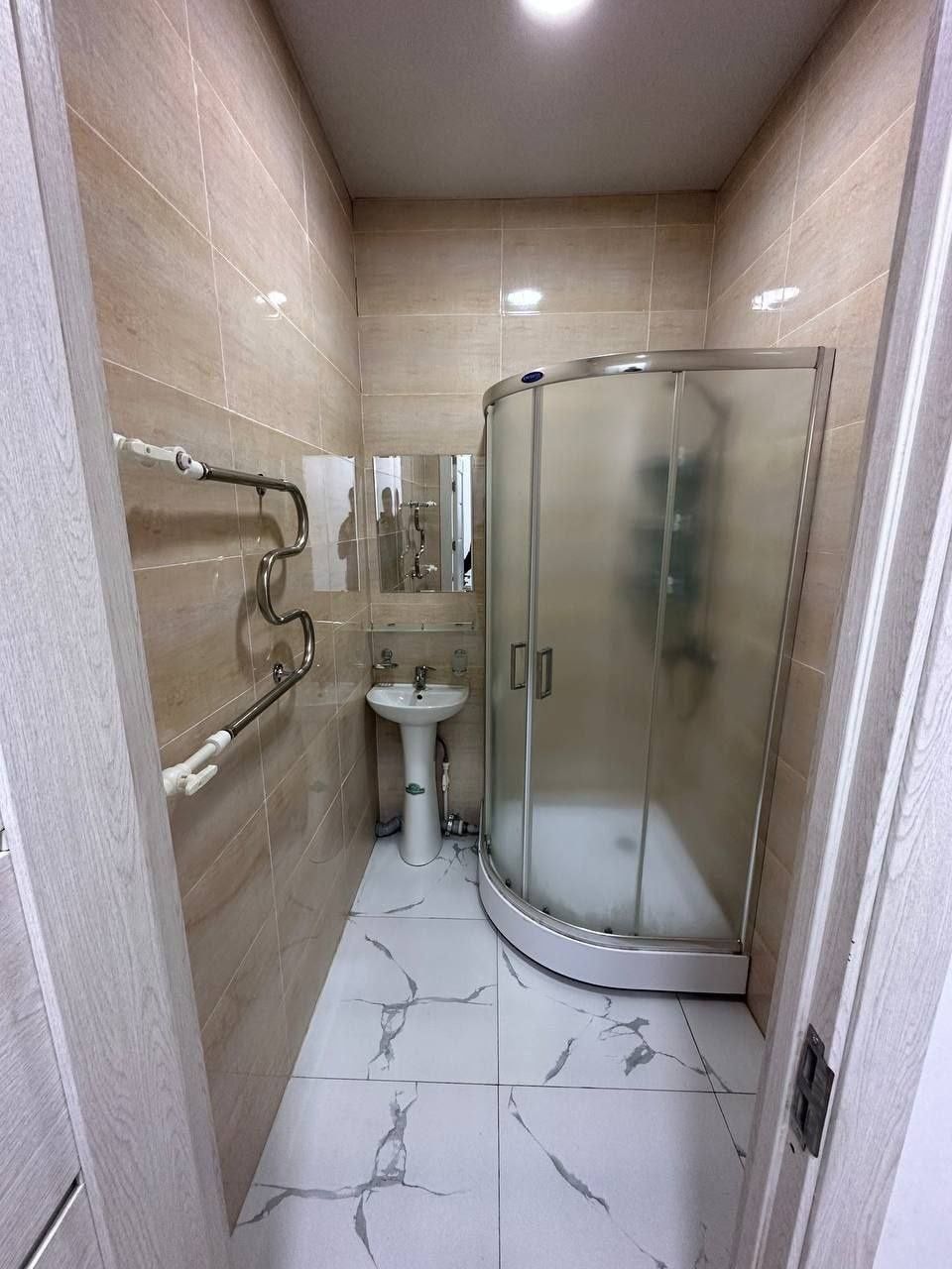 Yashnobod Olmos maxalla 3 xona 8 etaj 68kv