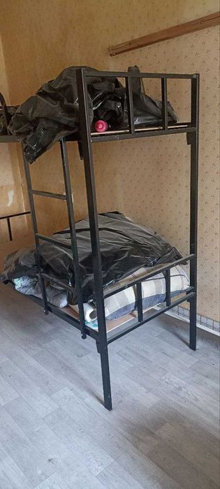 Кровать двухярусная металлическая