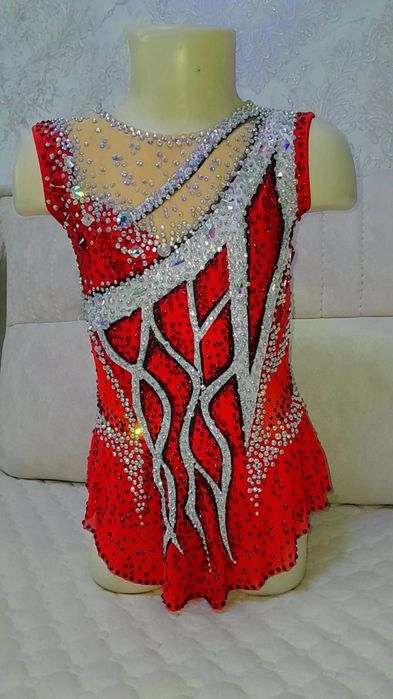 Новый купальник   для  гимнастики на рост 125-132см.