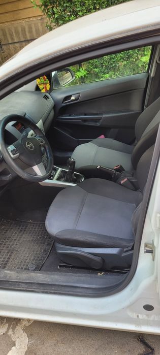 Vând mașină Opel Astra H