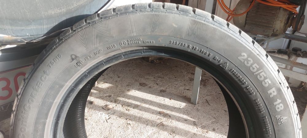 Vând anvelope Iarna Continental 235/55 R18