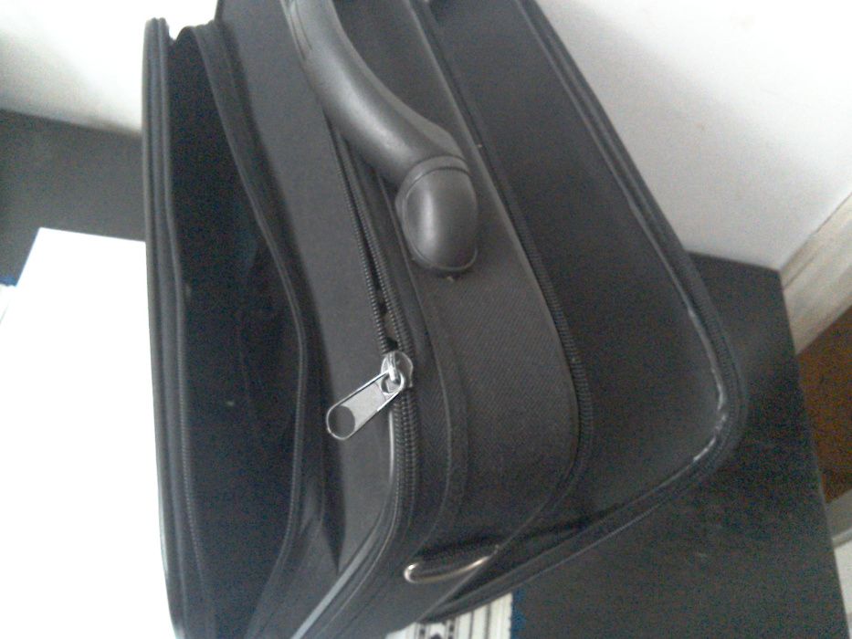 Geantă neagră office pentru laptop/tabletă/documente