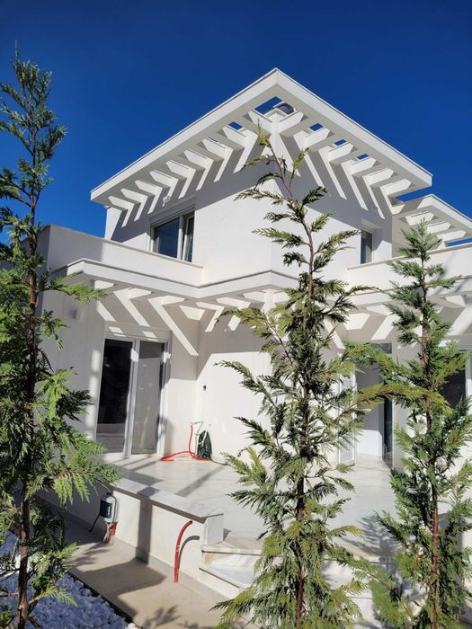 ПРОДАВА Прекрасен имот, самостоятелна къща в Паралия Офринио, Кавала