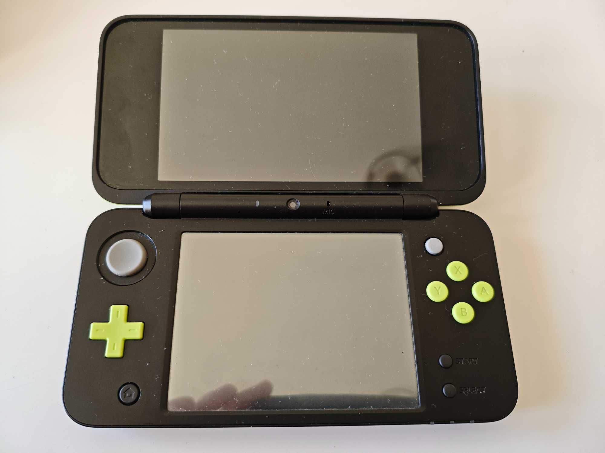 New Nintendo 2DS XL - Качени много игри