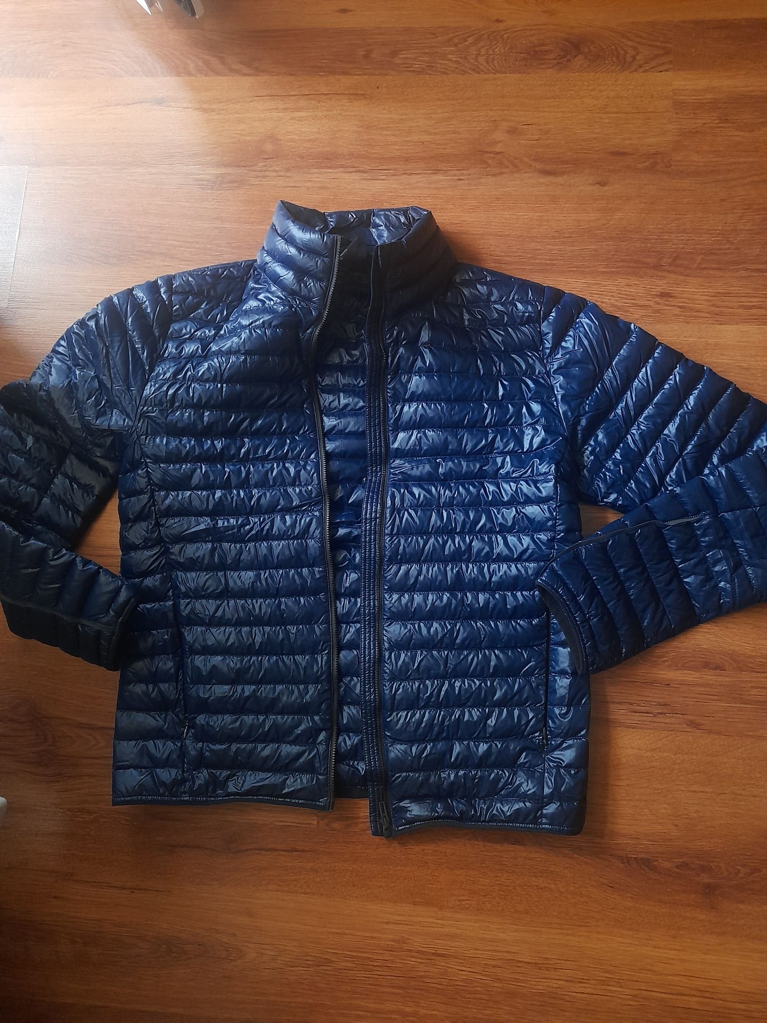 Adidas мъжко яке S- M размер.