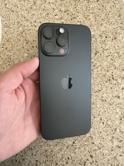 iPhone 16 Pro Max, Black Titanium- pret fix
