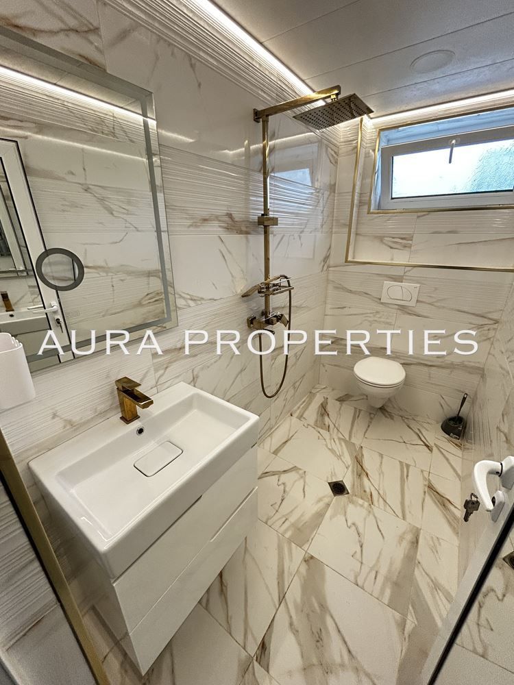 Дава се под наем Двустаен апартамент в Разград, Център - 75 кв.м за 433.5 € - Снимка #9