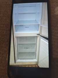 Холодильник LG в