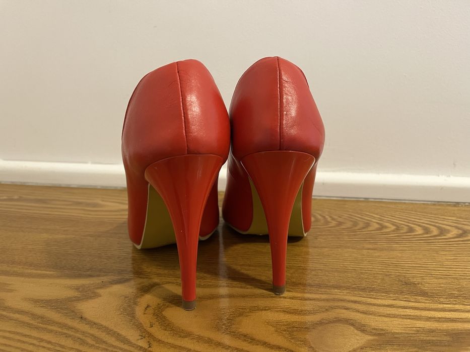 Pantofi rosii toc 35