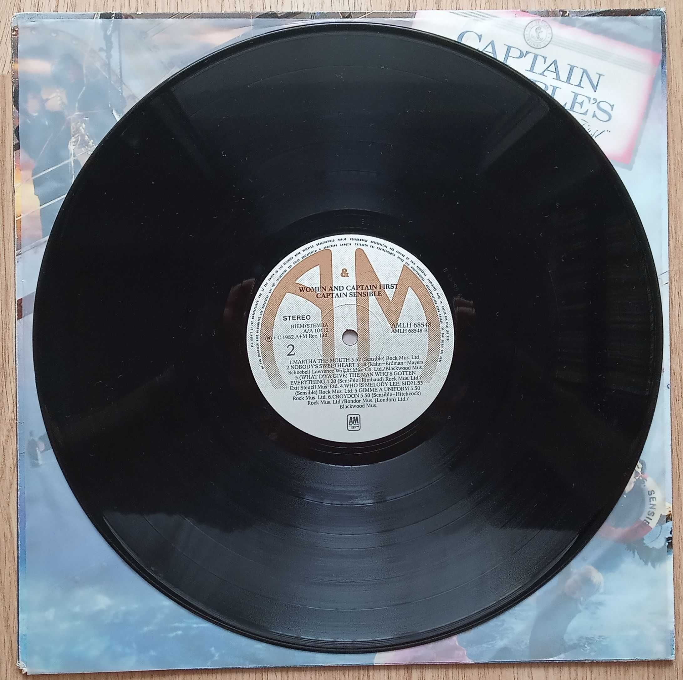 disc vinil Captain Sensible – Women And Captains First (1982)