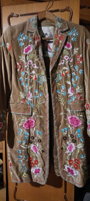 Палто, манто и якета +подарък раничка. Намалени!