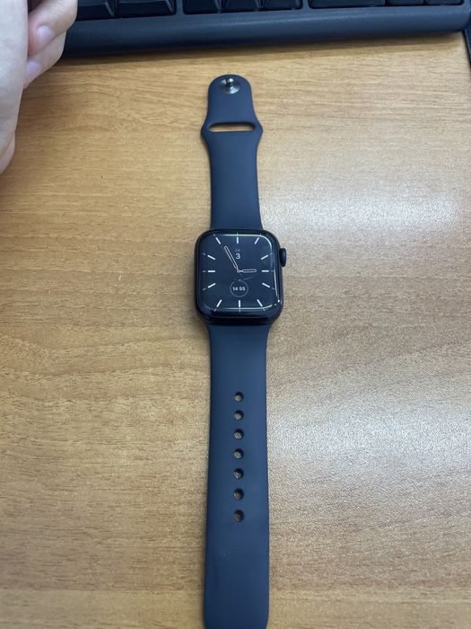 Продаю Apple watch 7 (41мм)