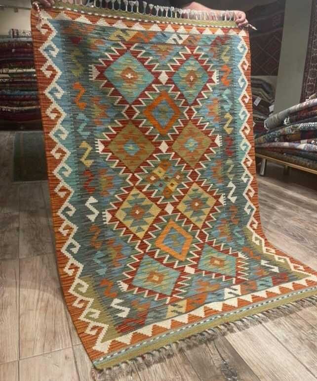 100% ръчно тъкан килим