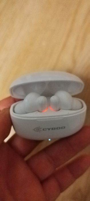 Vand casti sau schimb cu telefon