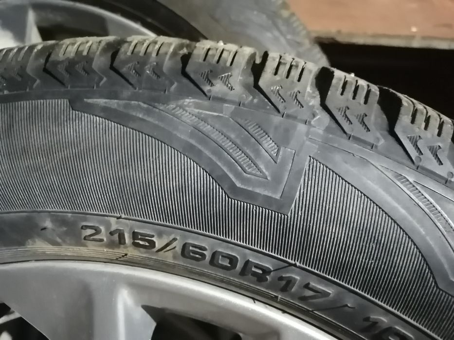 Продам резину без дисков